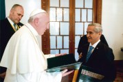 VATICANO DIFUNDE FOTOS OFICIALES DE ENCUENTRO ENTRE PAPA FRANCISCO Y PRESIDENTE DEL PODER JUDICIAL