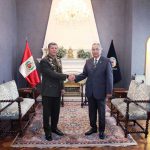 JOSÉ LUIS LECAROS RECIBE VISITA PROTOCOLAR DE COMANDANTE GENERAL DEL EJÉRCITO