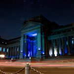 ILUMINAN DE AZUL FRONTIS DE PALACIO DE JUSTICIA POR EL DÍA MUNDIAL DE LA LUCHA CONTRA LA TRATA DE PERSONAS